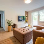 Apartma Pod Macesnom Apartment Jesenice