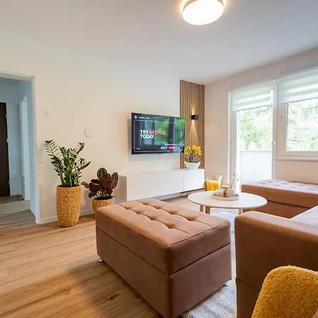 Apartma Pod Macesnom Apartman Jesenice