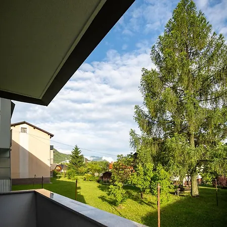 Apartma Pod Macesnom