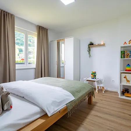 Apartma Pod Macesnom * Jesenice