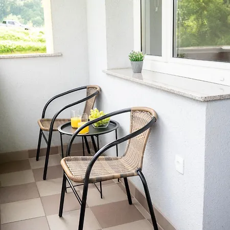 Appartement Apartma Pod Macesnom *