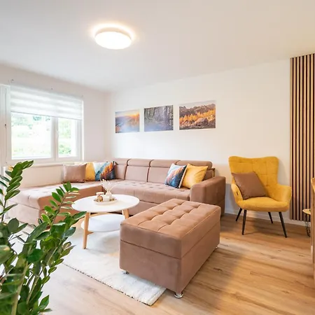 Apartma Pod Macesnom Appartamento Jesenice