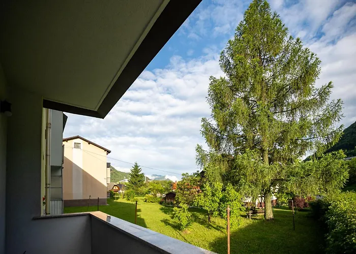 Apartma Pod Macesnom