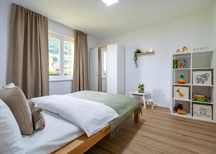 Apartma Pod Macesnom * Jesenice