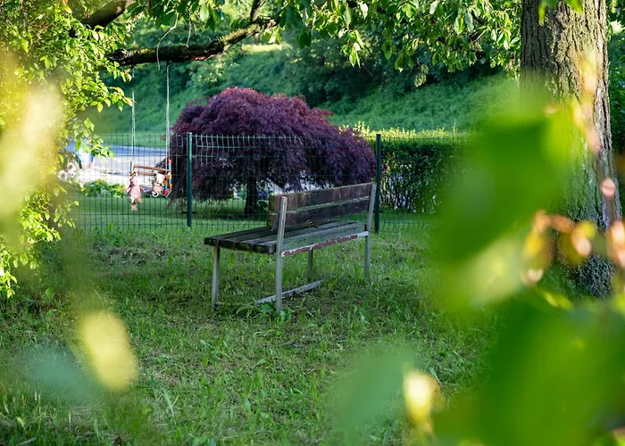 Apartma Pod Macesnom 아파트 예세니체